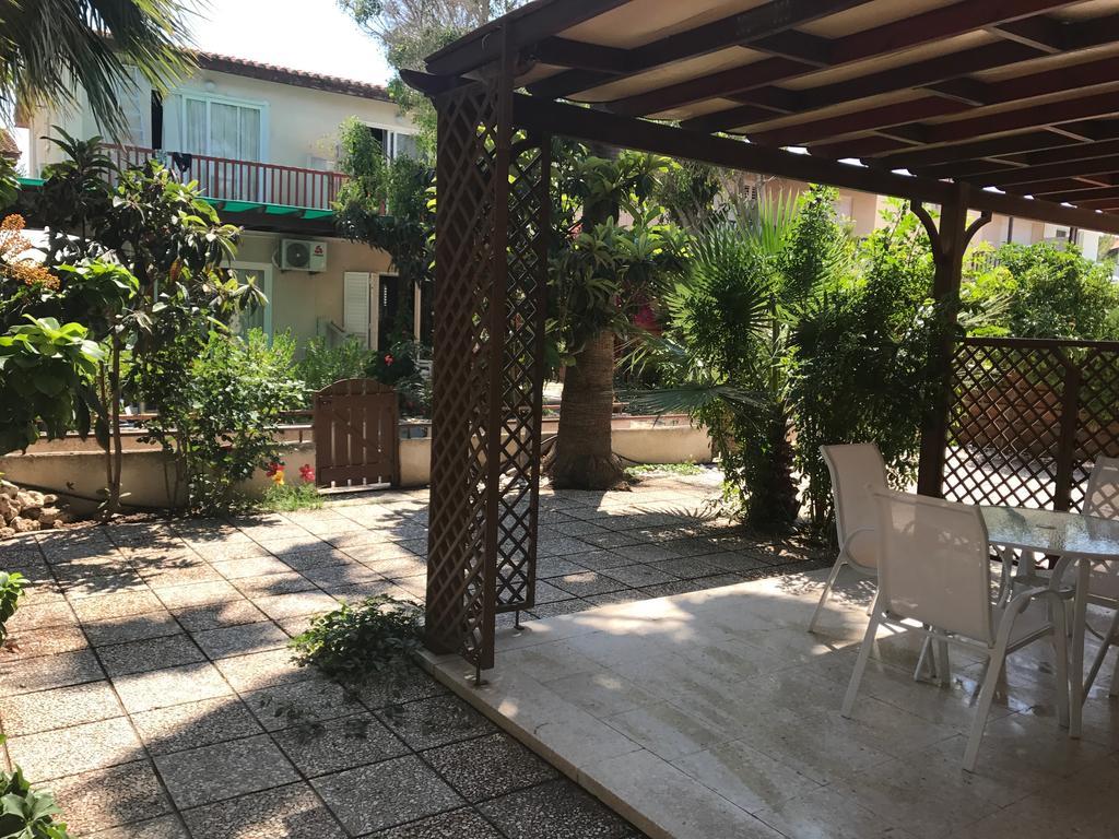 Maria Petros Beach Houses Vila Perivolia Exterior foto